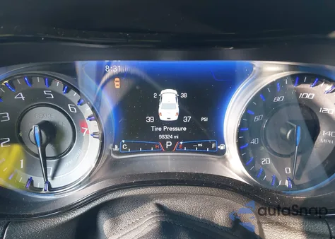 2017 Chrysler 300 300S z USA, uszkodzony, nr VIN 2C3CCAGG8HH637677